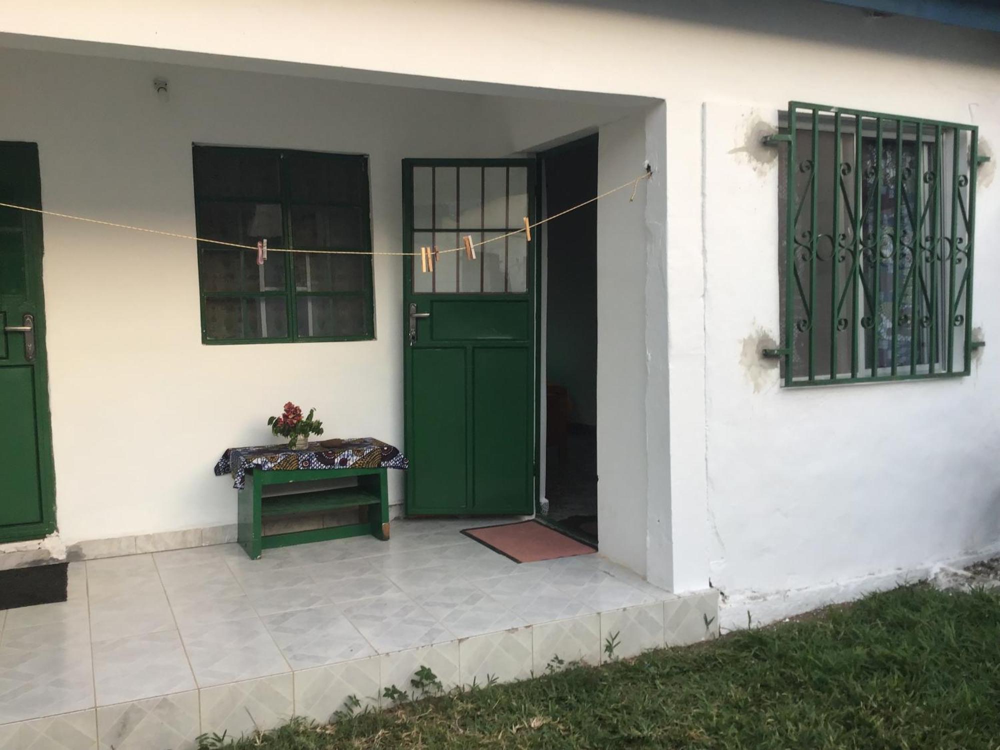 Anns Guesthouse Bakaugambia Exterior photo